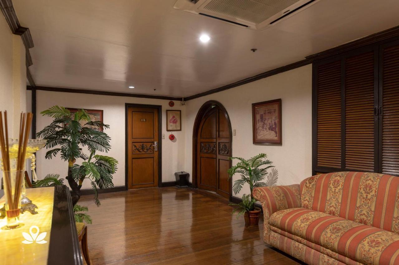 Zen Rooms Camelot Hotel Qc Кесон-Сіті Екстер'єр фото