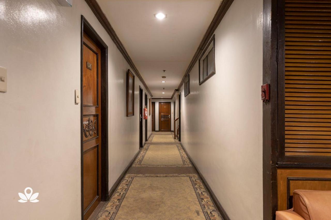Zen Rooms Camelot Hotel Qc Кесон-Сіті Екстер'єр фото